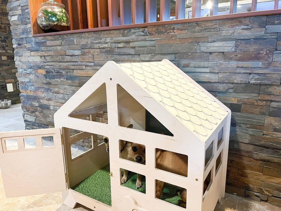 GREG- Traditional Dog House